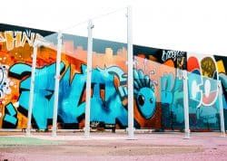 Brise-vent et garde-corps en verre avec poteaux en aluminium