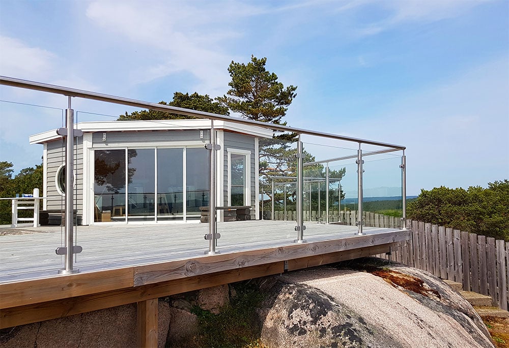 Garde-corps en Inox et verre, pose à plat sur le sol